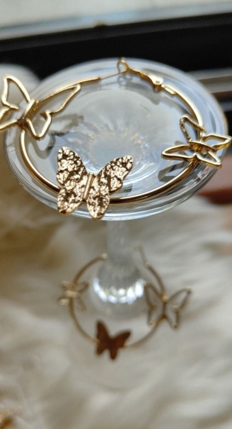 Butterfly hoops