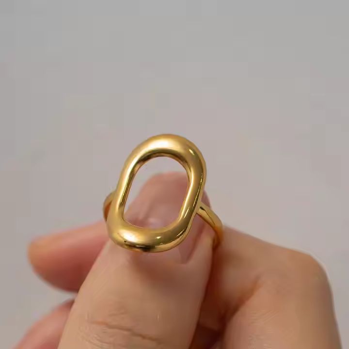Oval Luxé - Adjustable Ring