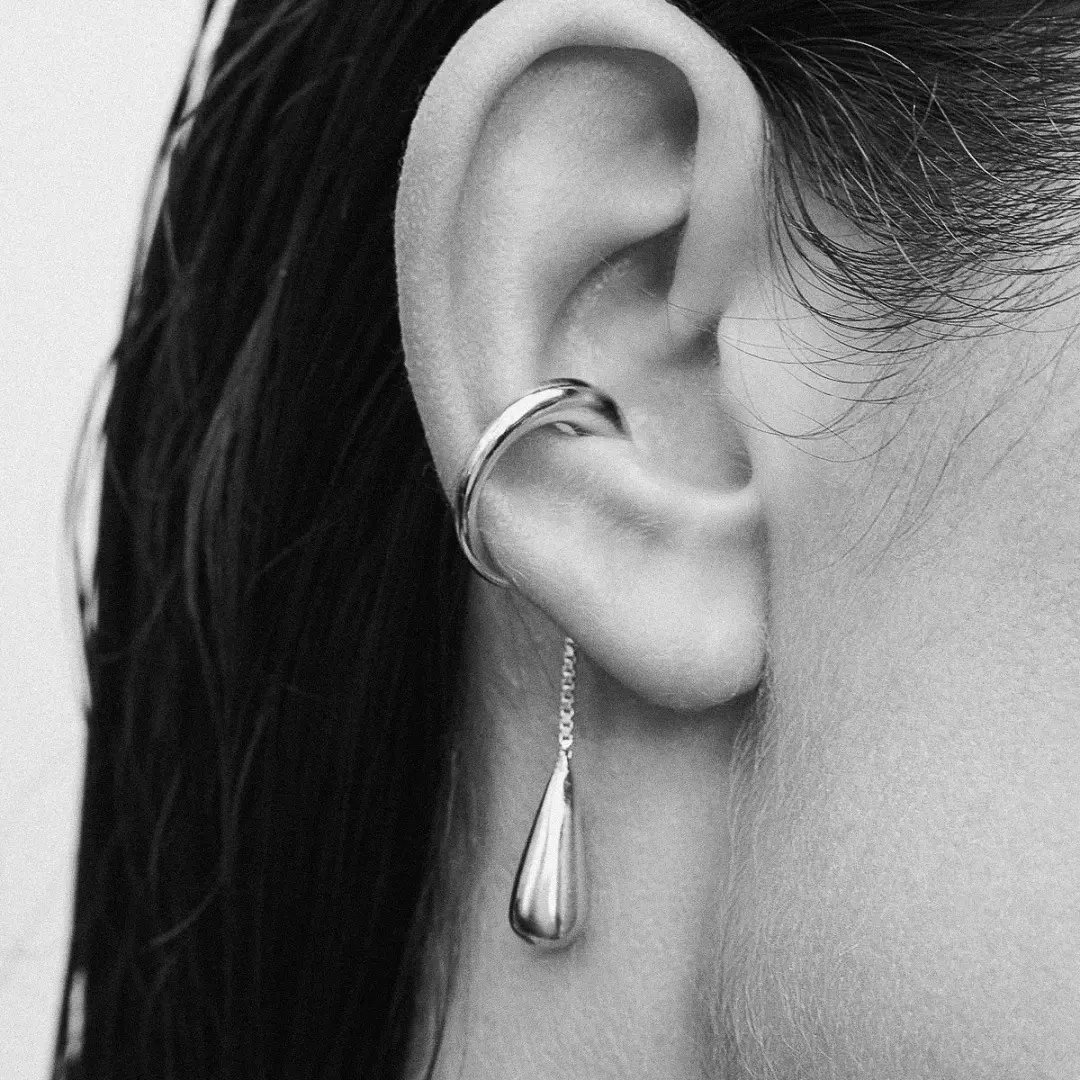 Looplet Ear Cuff - 18k PVD plated