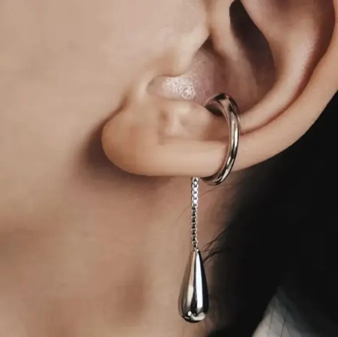 Looplet Ear Cuff - 18k PVD plated