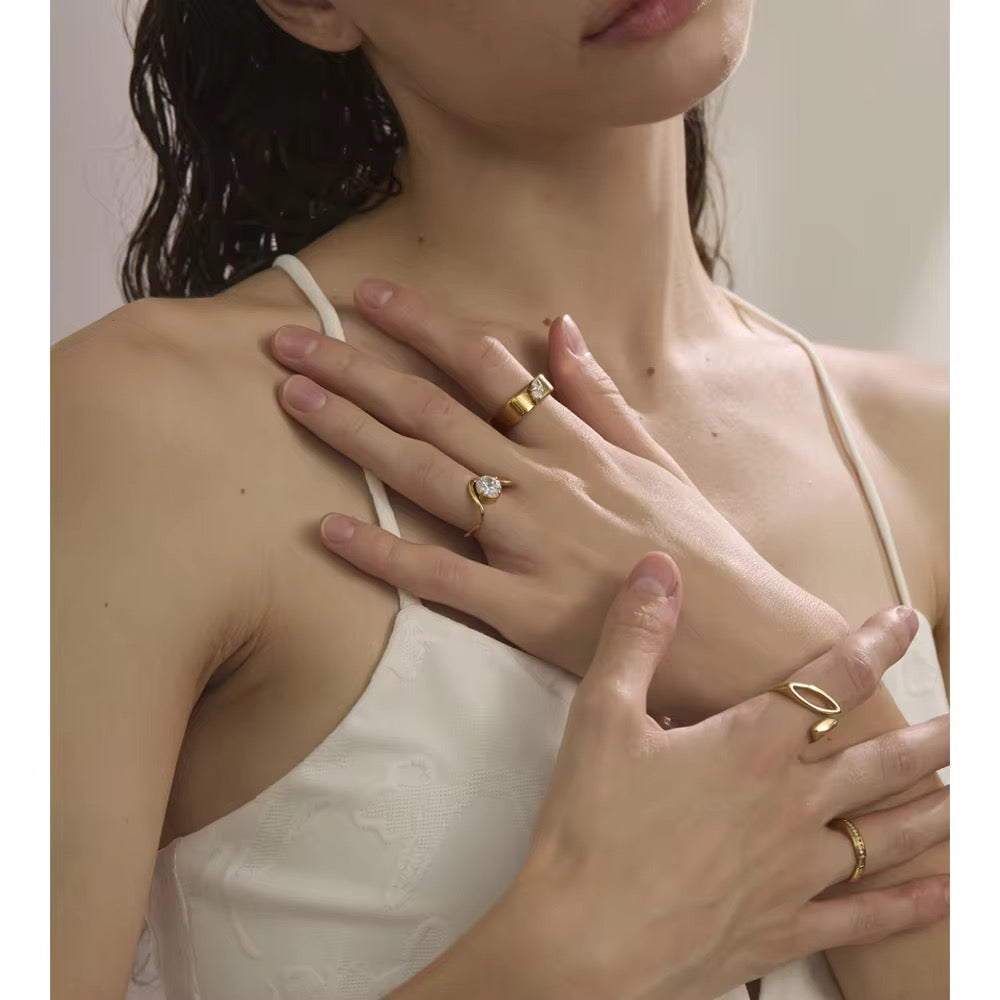 Ella ring :- 18k PVD plated