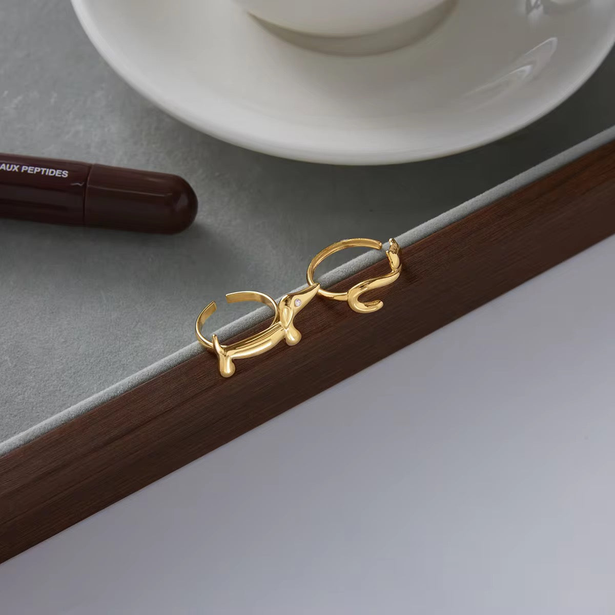 Dio Ring :- The adjustable 18k pvd plated ring