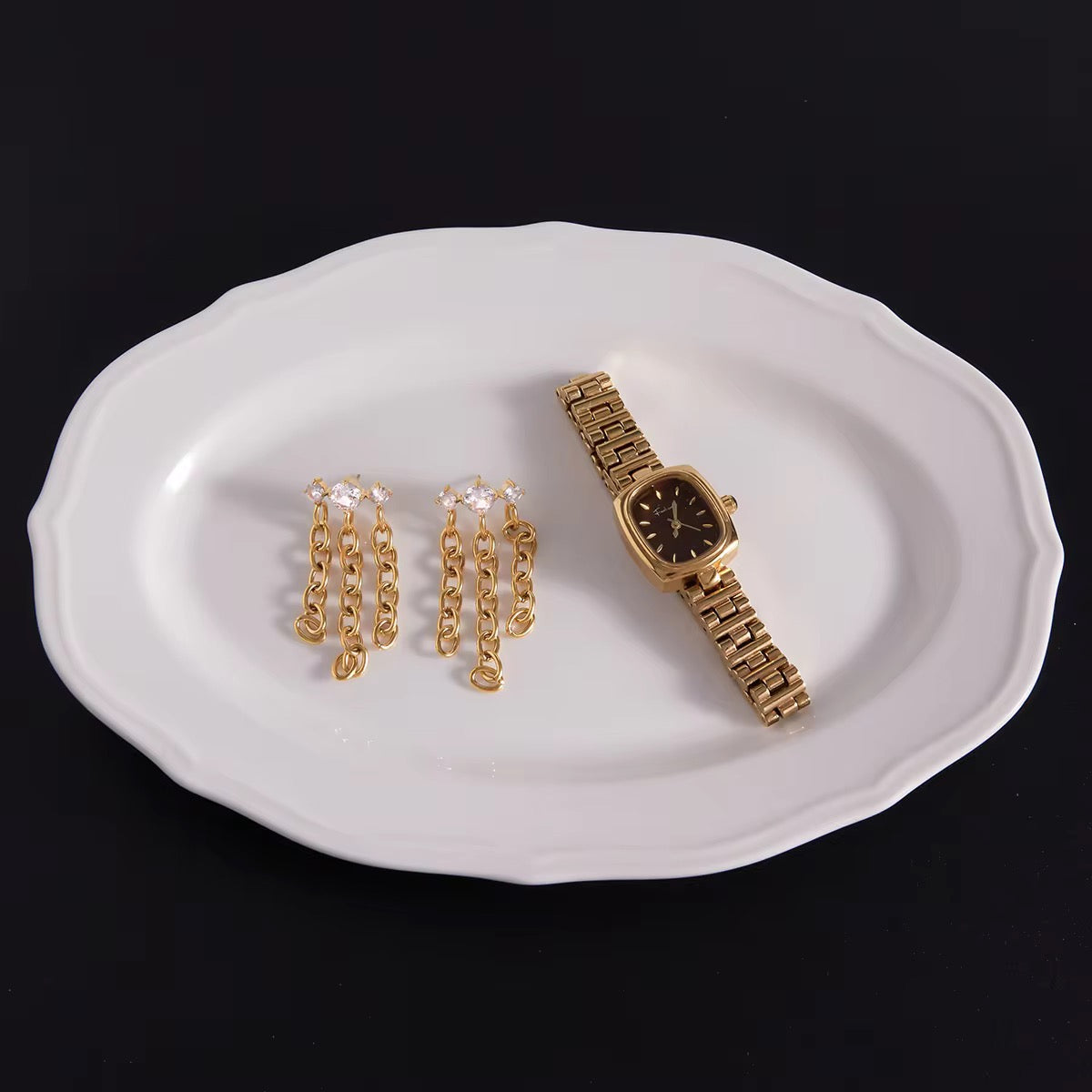 Kaira Danglers : 18kt gold plated