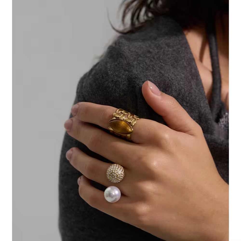 Classic Halo Pearl ring : adjustable