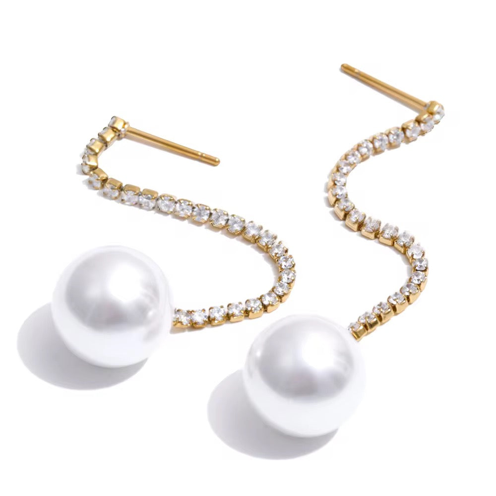 Raya Link pearl drop earrings