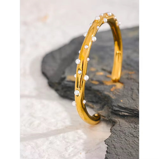 Regal Beam handcuff