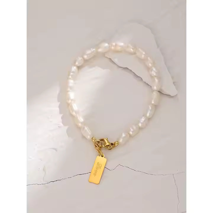 Suki Pearl string Bracelet - Fresh water pearls