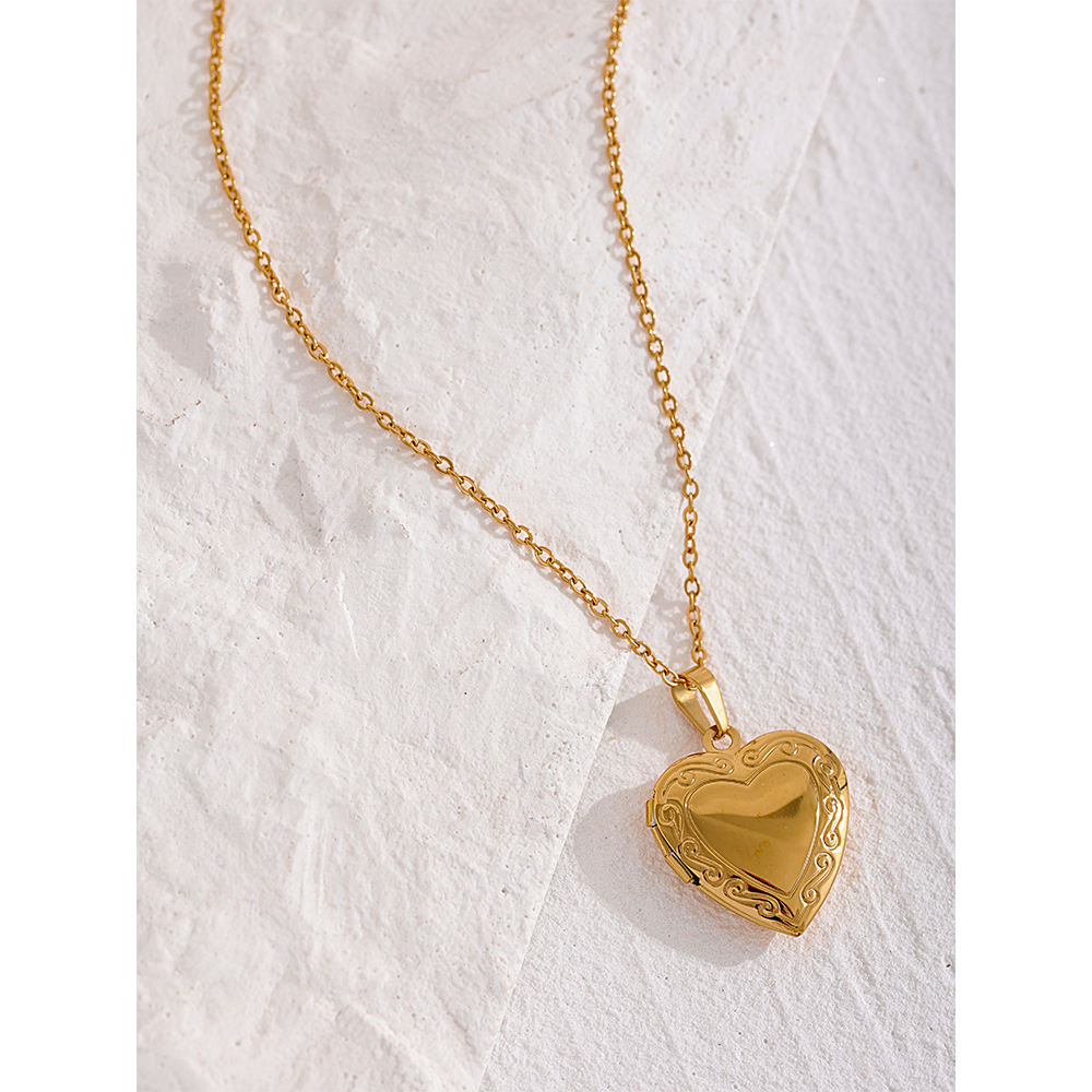 Te amo Necklace