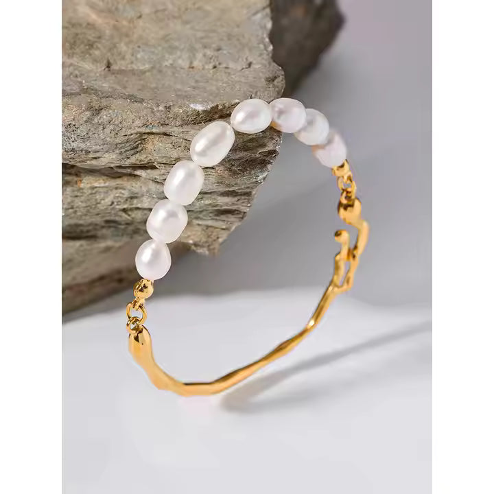 Suki Pearl cuff Bracelet
