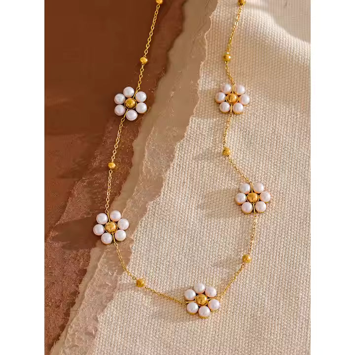 Daisy Necklace