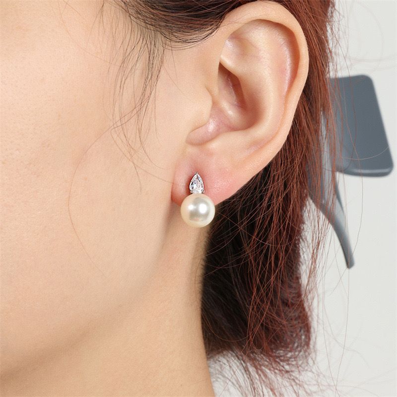 Bebo Pearls - Pearls studs worn by Kareena Kapoor